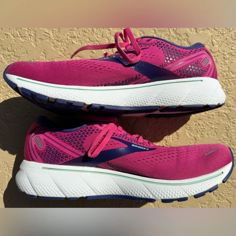 Brooks Ghost 14 Pink Fuchsia Yucca Navy Running Shoes Women’s Size 11.5 CLEAN